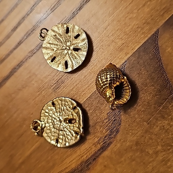 Trio of Goldtone Beach-Themed Pendants - Sand Dollars / Conch Shell - Picture 2 of 5
